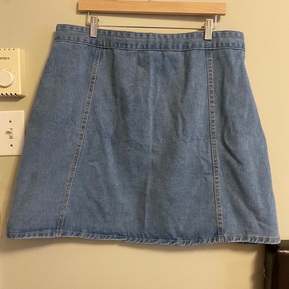 SOLD 🚫 SHEIN skirt ✨ - Picture 3 of 6